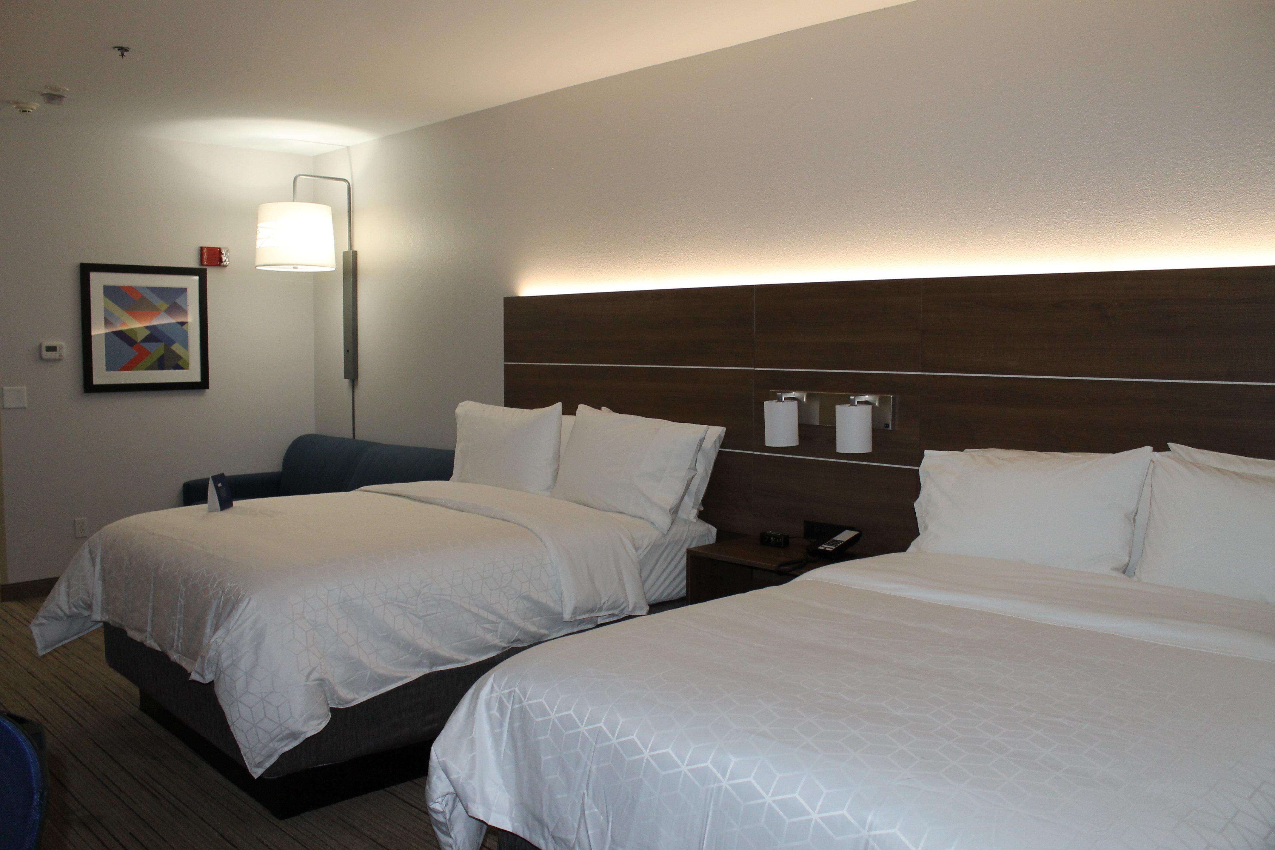 Holiday Inn Express & Suites - Tulare By Ihg Exterior foto
