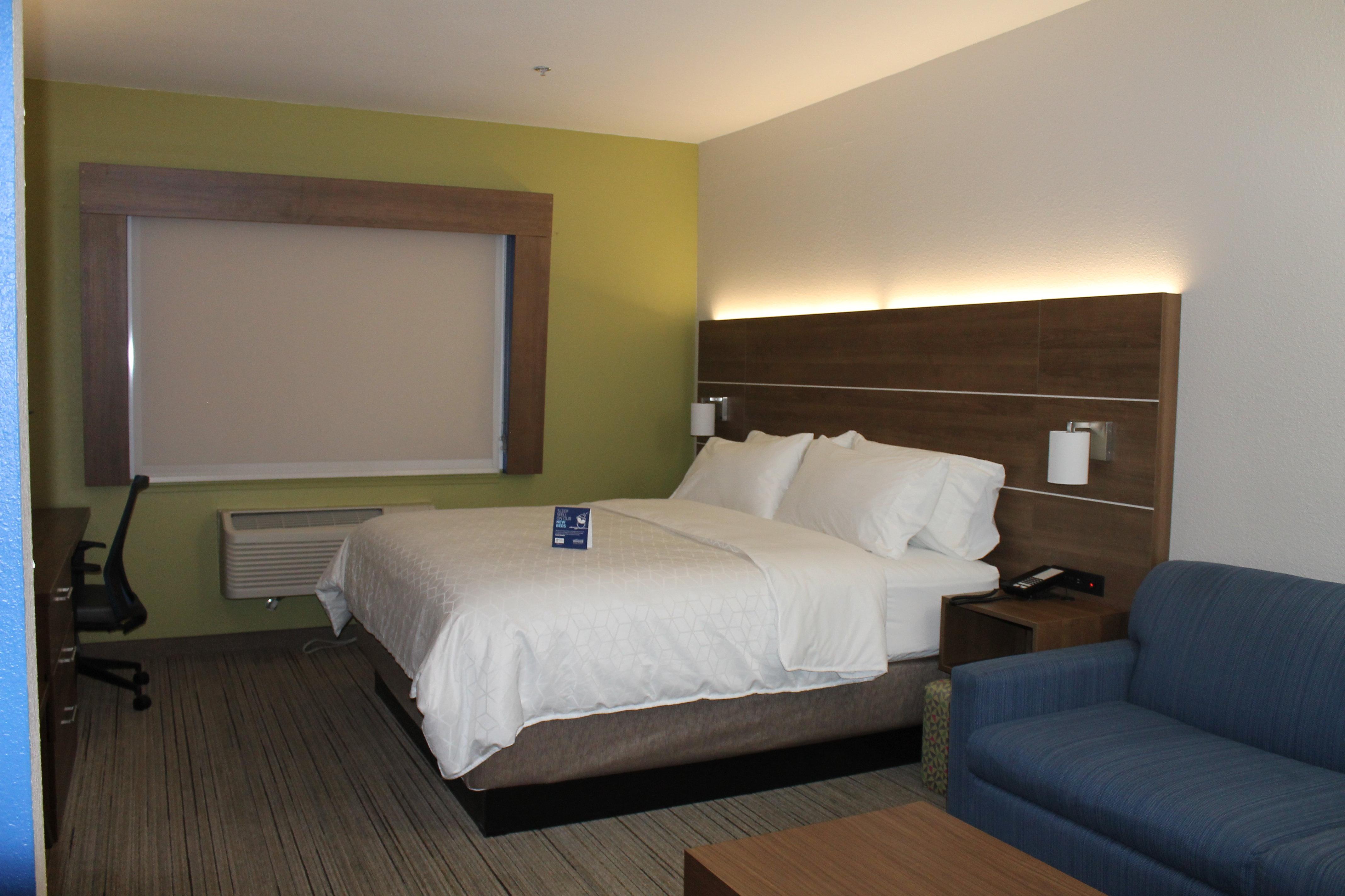 Holiday Inn Express & Suites - Tulare By Ihg Exterior foto